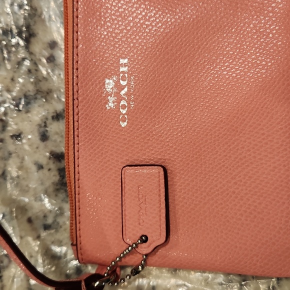 🔥NWT Coach Wristlet pink - Picture 5 of 7